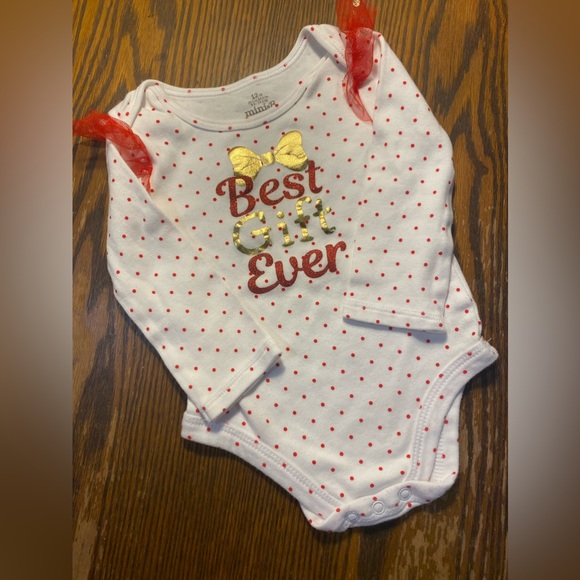💥CHRISTMAS CLEARANCE💥🎄 Infant Girl Christmas Long Sleeve “Best Gift Ever” - Picture 2 of 7